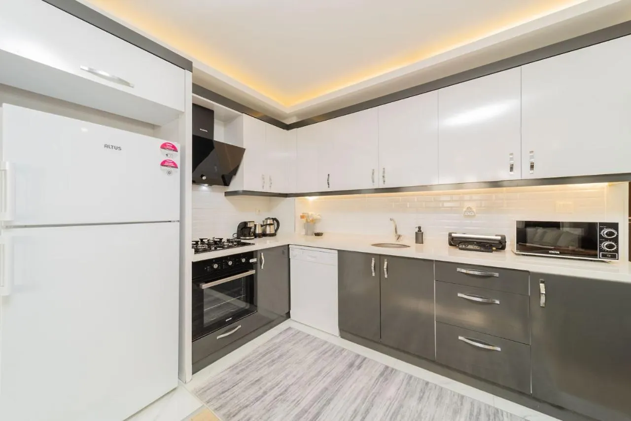 Lovely Central Apartment Near Beach In Muratpasa, Antalya